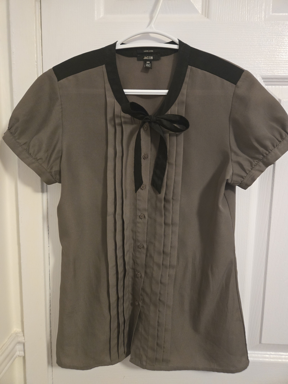 Jacob Short Sleeve Pleated Tie Blouse in Taupe and Black